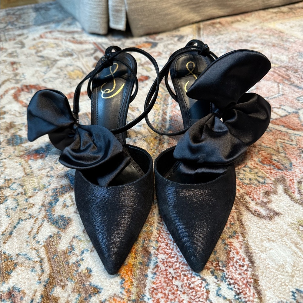 Elegant Black Women's Heels with Bow Detail